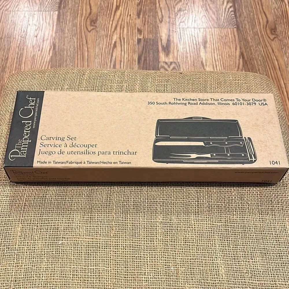 NIB Pampered Chef Carving set